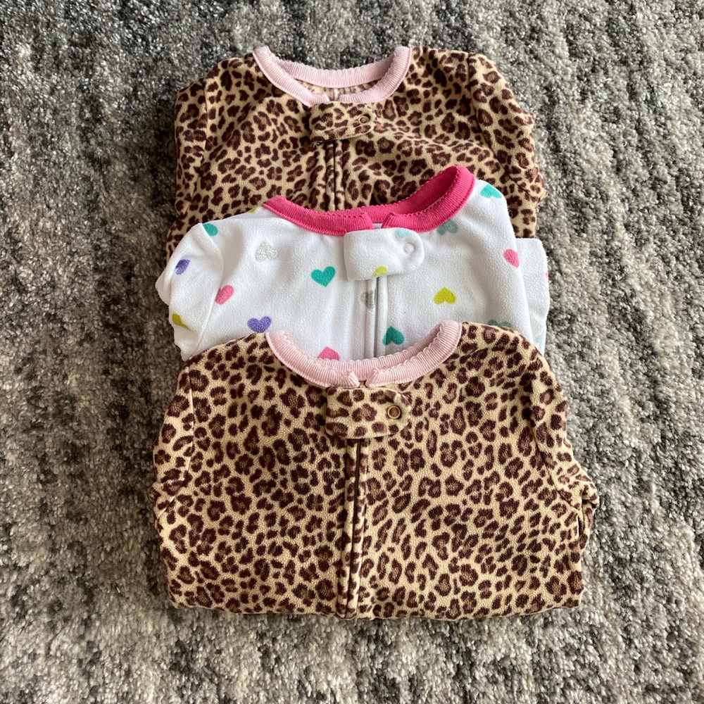 3 carters footed pjs